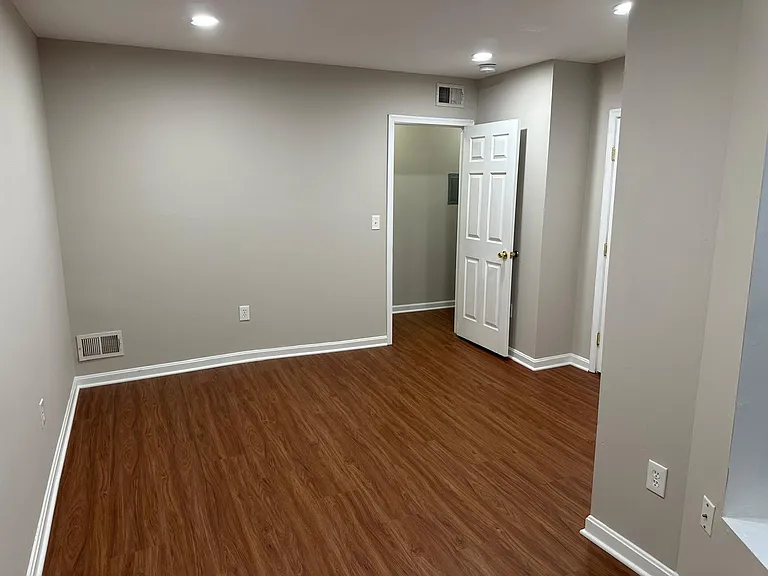 222 N Liberty St #3 — Photo 13