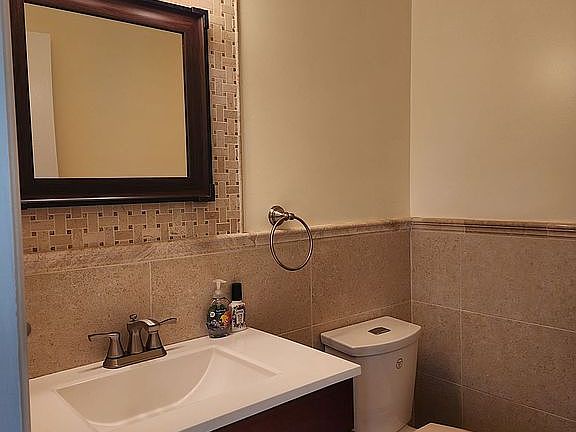 1st Floor Bathroom
