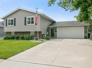 1403 W 48th St, Davenport, IA