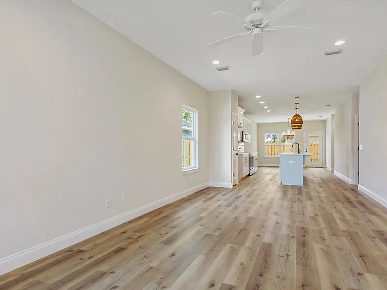 906 Mulberry Ave — Photo 6
