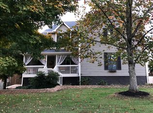 2218 Robinson Rd, Knoxville, TN 37923