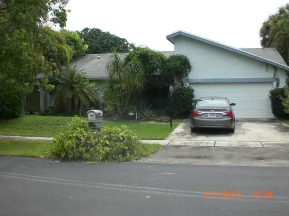 7440 NW 42nd Ct, Lauderhill, FL 33319