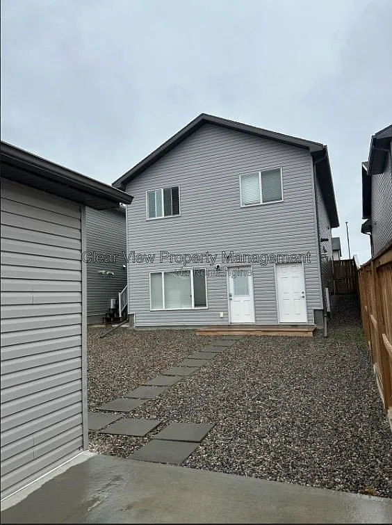 2 bed, 1.0 bath, 800 sqft, $1,499 — Photo 1