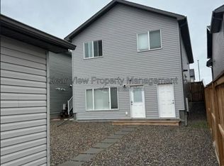 987 40th Ave N, Lethbridge, AB T1H6B7