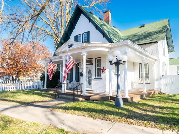 814 N 4th St, Pekin, IL 61554