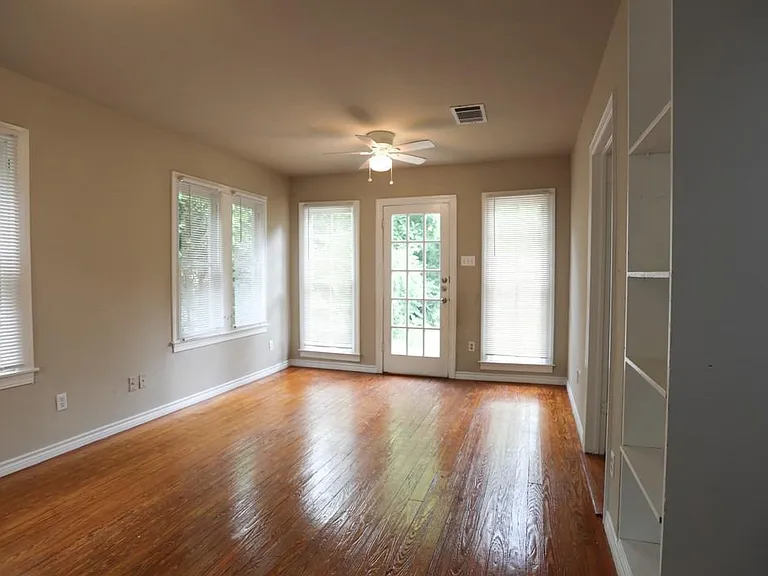 4903 Caswell Ave — Photo 9