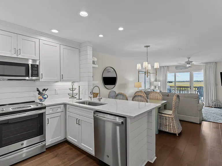 2307 N Lumina Ave #D — Photo 6