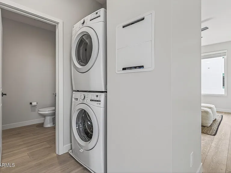 2601 E Clarendon Ave #3 — Photo 23