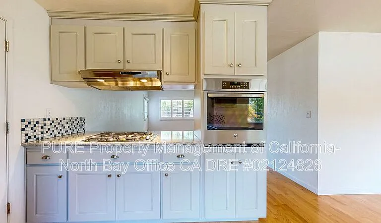 5617 Dupont Dr — Photo 11
