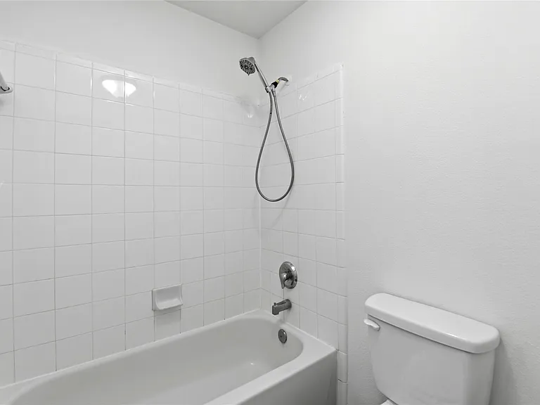 18427 Grove Brook Ln — Photo 39