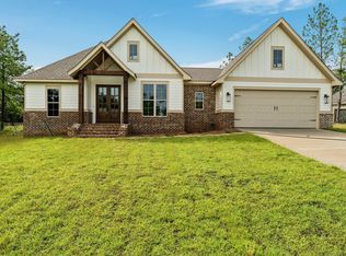 40 Redmont Dr, Sumrall, MS 39482