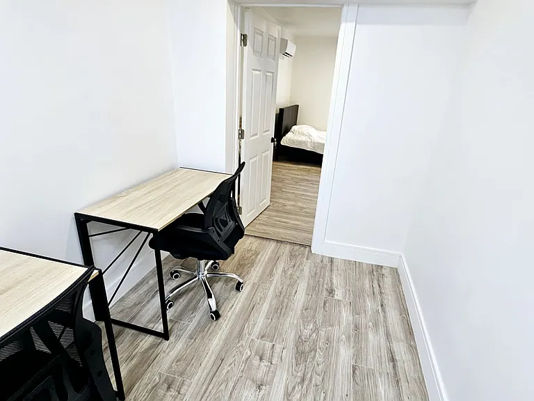 5000 SW 26th Ave — Photo 13