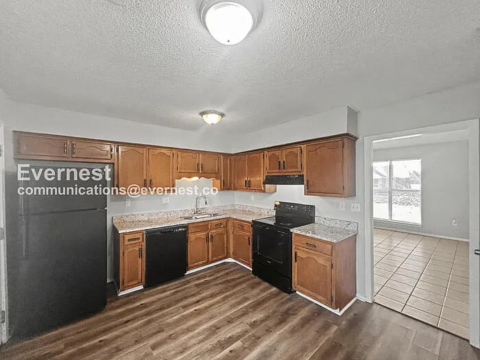 6270 Jamestown Dr — Photo 3