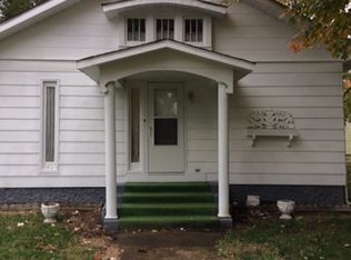 403 W Florence St, Sesser, IL 62884