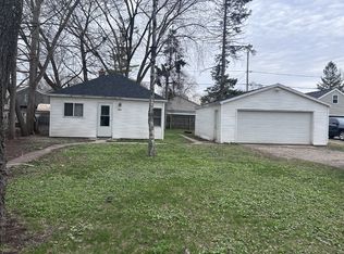 668 Oak St, Neenah, WI 54956