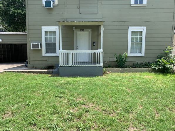 136 Dimmit St #1