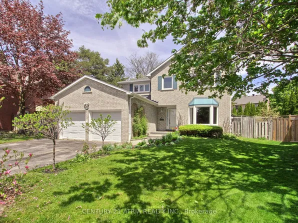 10 Laurwood Ct, Aurora, ON L4G 5C2