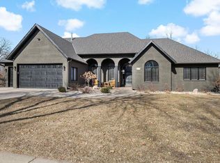 1231 Mill Creek Cir, Saint Cloud, MN 56303