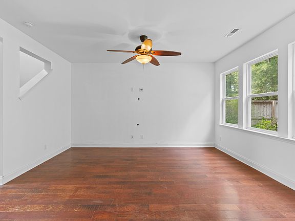 5th image of 256 Woodbrook Way