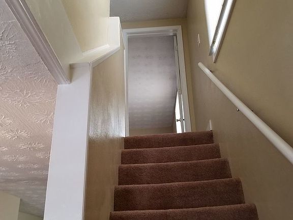 5th image of 415 W 39th St