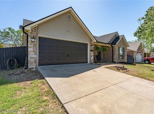 500 Bordeaux Cir, Fort Smith, AR 72908