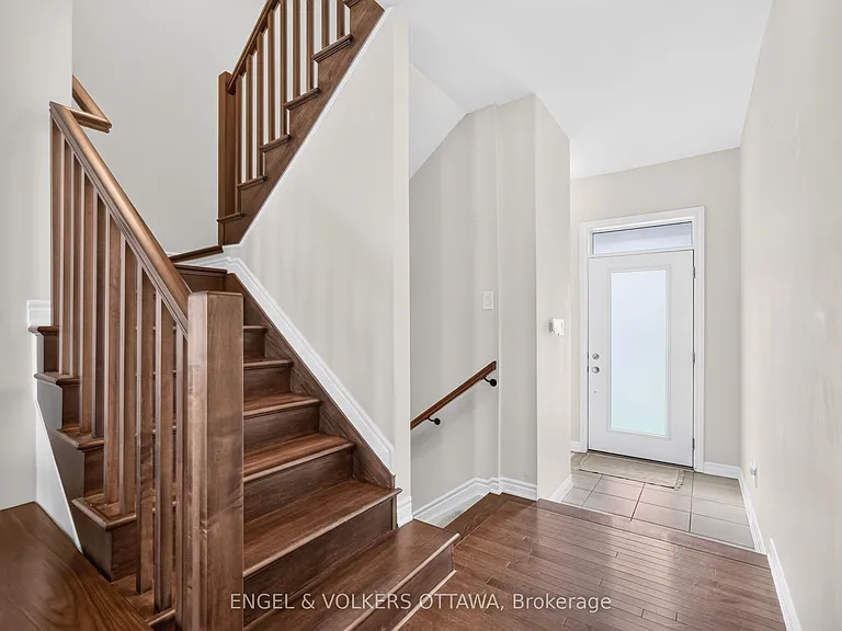 33 Focality Cres — Photo 18
