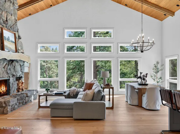10812 N Lakeview Dr, Hayden Lake, ID 83835