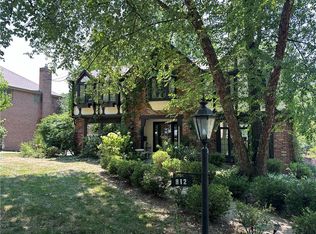 812 Flint Ridge Rd, Pittsburgh, PA 15243