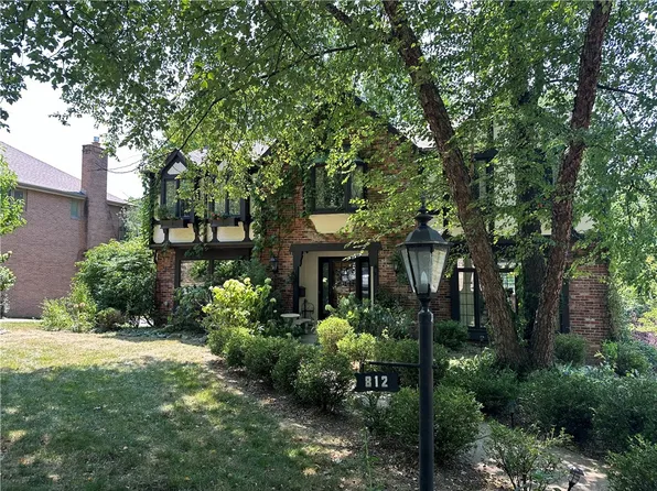 812 Flint Ridge Rd, Pittsburgh, PA 15243