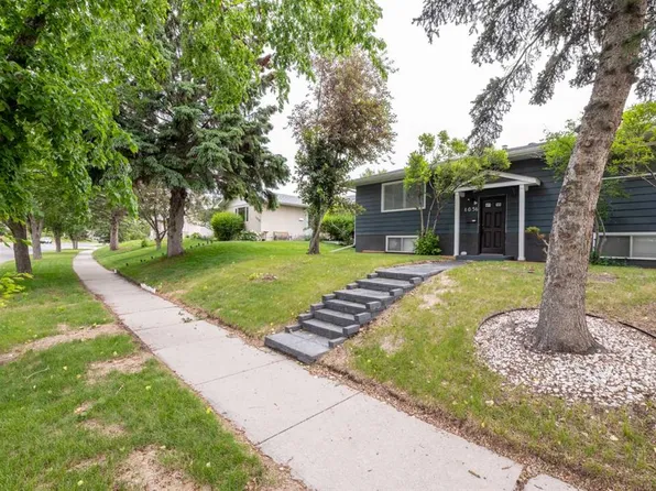 6036 4th St W, Calgary, AB T2K 1K2