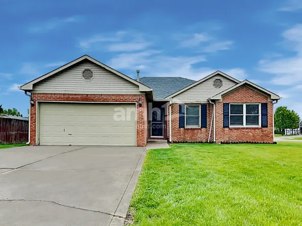 573 Clearwater Blvd, Whiteland, IN 46184