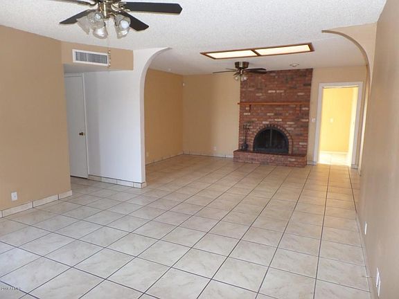 2nd image of 938 S Ashland