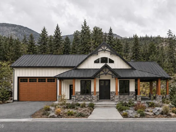 1075 Water Birch Ct, Klamath Falls, OR 97601
