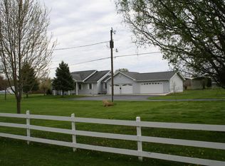 9348 Dan Smith Rd, Watervliet, MI 49098