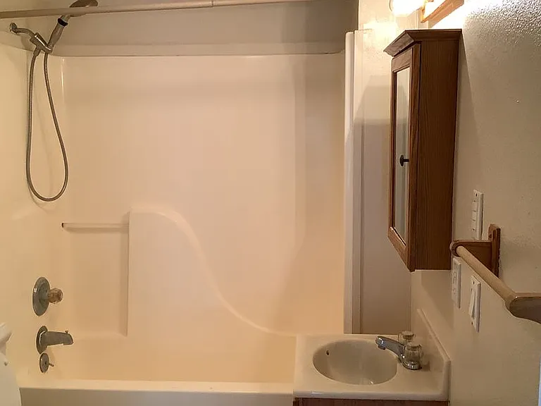 4640 Balsam Dr — Photo 10