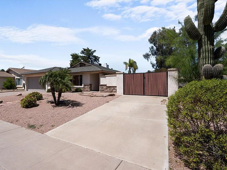 8678 E Roosevelt Cir — Photo 3