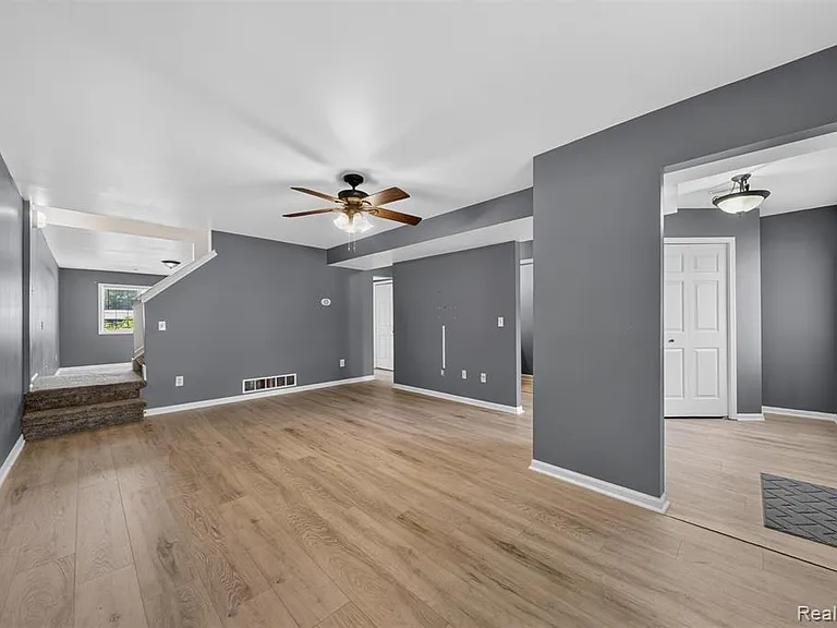 16515 Terrace Village Dr — Photo 10