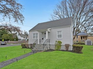 75 Fenway St, Stamford, CT 06902