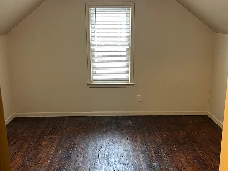 27321 Hopkins St — Photo 9