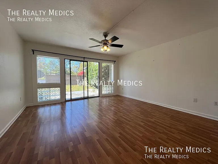 6061 Windhover Dr #10 — Photo 4