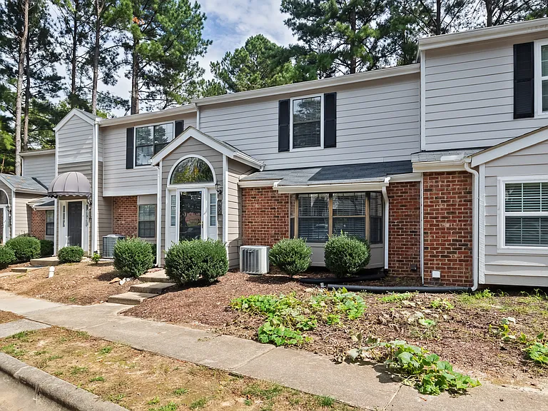 7630 Falcon Rest Cir — Photo 3