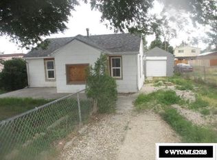 253 N 4th Ave, Mills, WY 82604