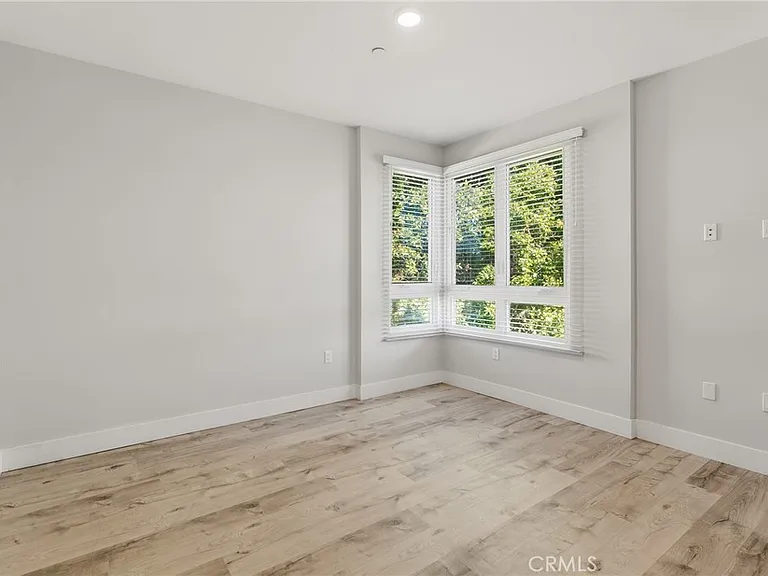 5820 La Mirada Ave #402 — Photo 26