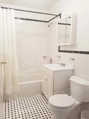 Rented by Lisa Management | media 23