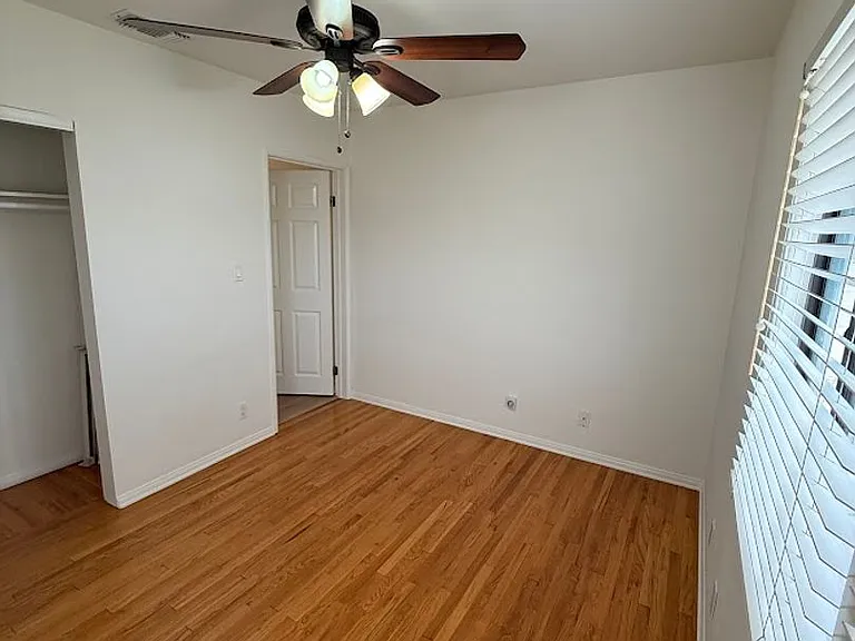 10866 Gerald Ave — Photo 32