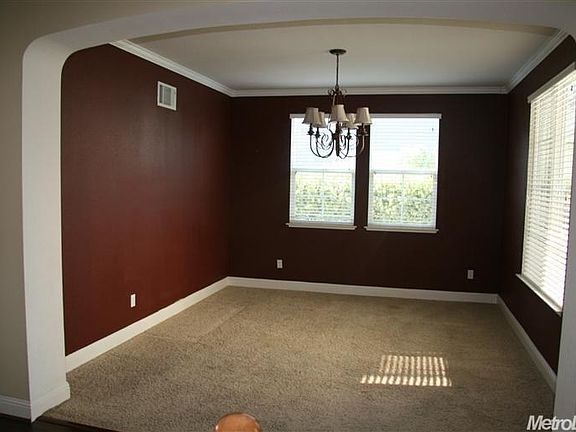 4th image of 1305 Huckleberry Ct