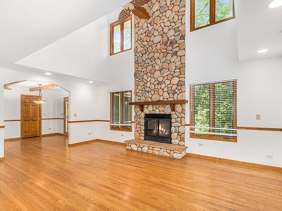 3rd image of 25167 W Jessica Ct
