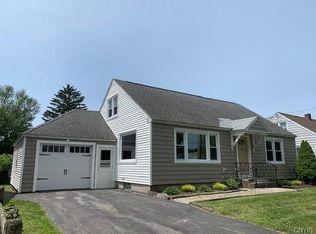 915 4th St, Liverpool, NY 13088