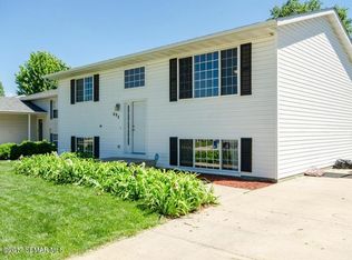 892 E Village Cir SE, Rochester, MN 55904