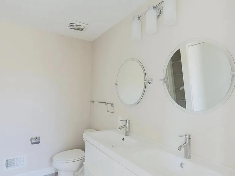 901 N Montford Ave — Photo 22